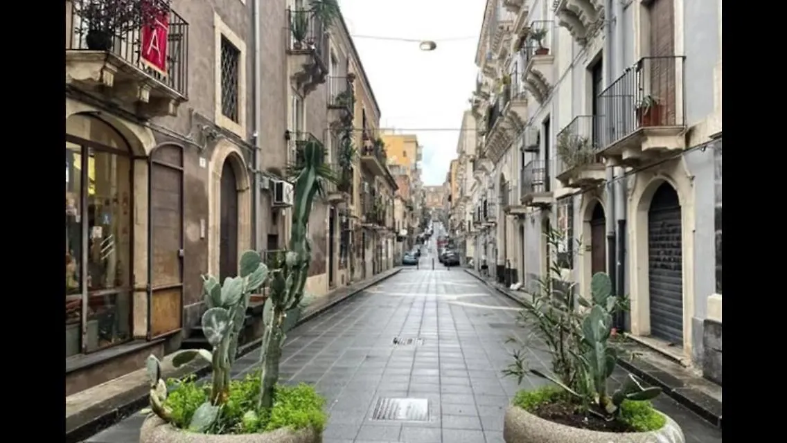 7 BLU Casa vacanze con idromassaggio Catania 0*,  Italia